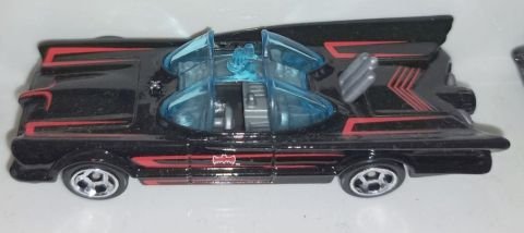 Hot Wheels HCV64 TV Series Batmobile 2022 Gloss Black – photo de la communauté
