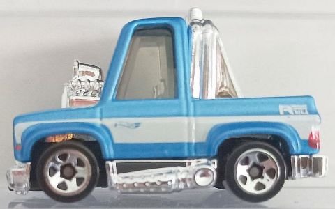 Hot Wheels HCT26 Toon'd '83 Chevy Silverado 2022 Metalflake light blue – foto della community