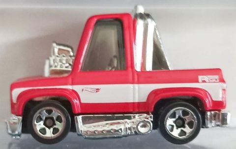 Hot Wheels HCX11 Toon'd '83 Chevy Silverado 2022 Red – foto della community