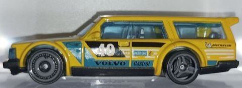Hot Wheels JJL20 Volvo 240 Drift Wagon 2026 Yellow – photo de la communauté