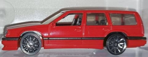 Hot Wheels GRY26 Volvo 850 Estate 2021 Red – foto della community