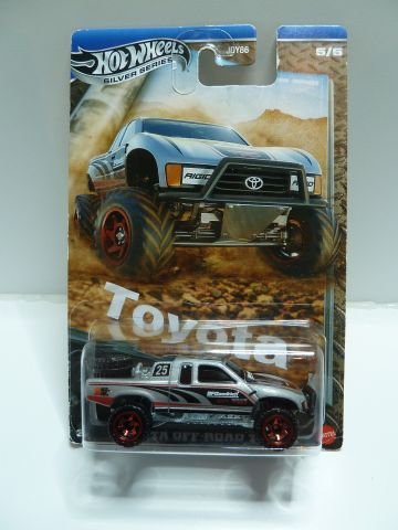 Hot Wheels JCB75 Toyota Off-Road Truck 2025 Silver – foto della community