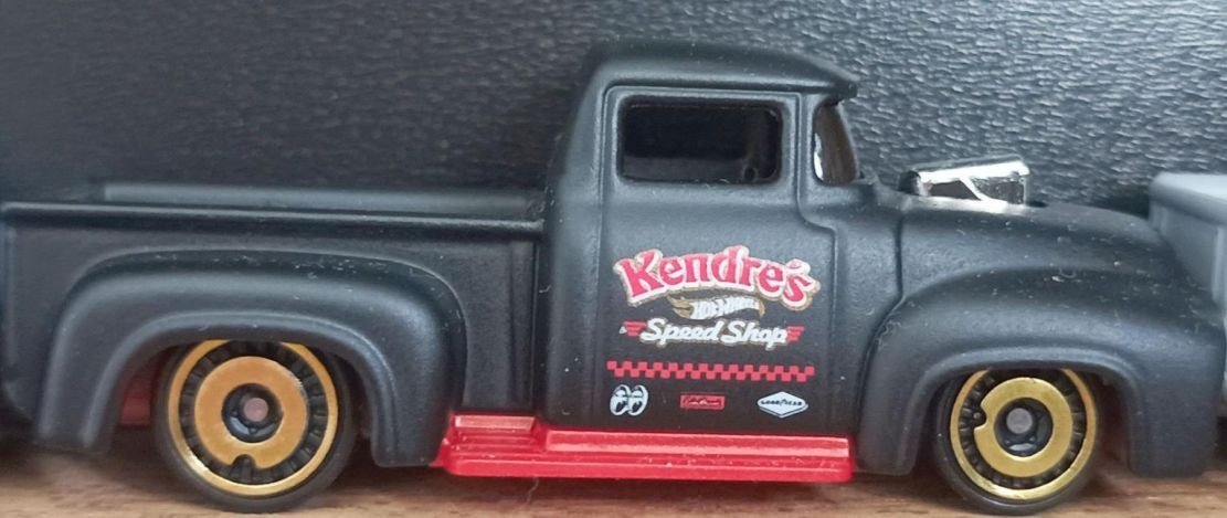 Hot Wheels FYC17 Custom '56 Ford Truck 2019 Matte Black – photo de la communauté