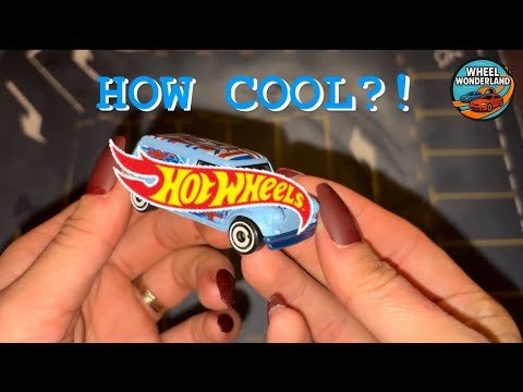 Hot Wheels '67 Austin Mini Van – imagem do unboxing