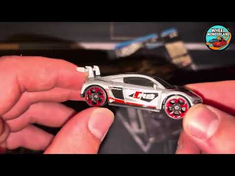 Hot Wheels Audi R8 LMS – Standbild aus dem Unboxing